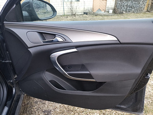 Opel Insignia Sports Tourer 2.0 CDTI (118 kW), 2013 (10 foto / 10)