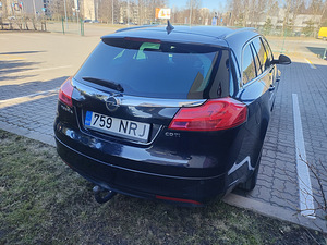 Opel Insignia Sports Tourer 2.0 CDTI (118 kW), 2013 (6 foto / 10)