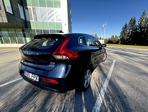 Volvo V40 summum (3 foto / 7)