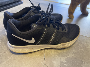 Кроссовки Nike (7 фото из 7)