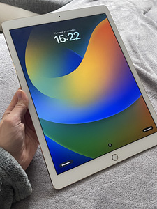 iPad pro 12.9 WiFi + LTE 2017 (7 foto / 10)