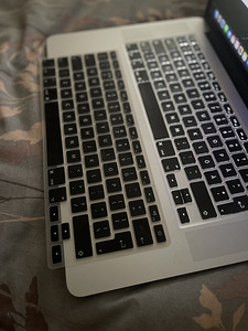 MacBook pro 15 i7 16gb 256gb (5 foto / 6)