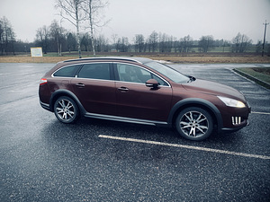 Peugeot 508 RXH гибрид (12 фото из 15)