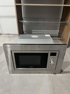 Integreeritav mikrolaineahi Whirlpool (1 foto / 1)