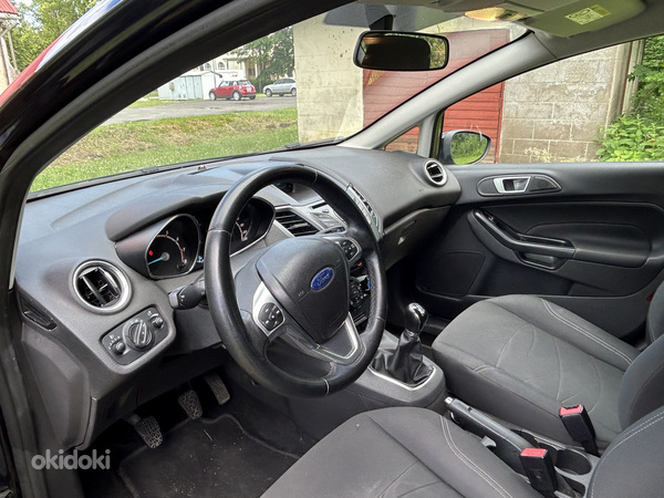 Ford Fiesta 1.2 (фото #9)