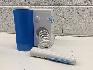 Oral-B Waterjet Ирригатор (3 фото из 3)