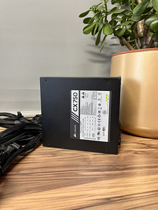 Toiteplokk Corsair CX750 (2 foto / 3)