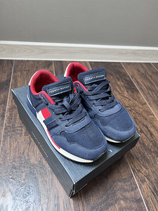 Tommy Hilfiger tossud, suurus 32 (3 foto / 3)