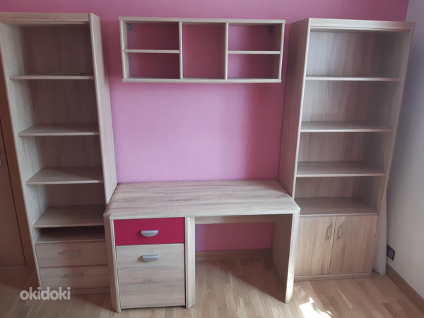Комплект мебели в детскую комнату (фото #1)