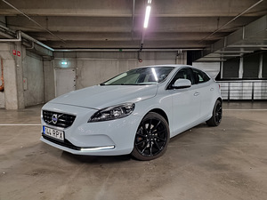 Volvo V40, 2.0 140kW (2 foto / 6)
