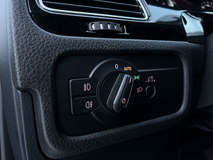 Volkswagen Touareg (12 foto / 14)
