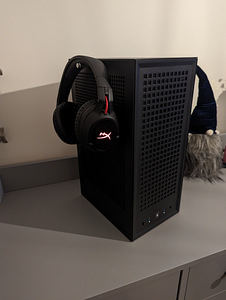 Väike Gaming Arvuti. Garantii. Wifi Rx6700XT 2TB SSD 5600x (1 foto / 2)