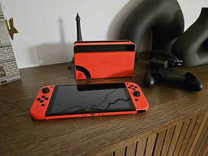 Nintendo Switch OLED Mario limited edition (1 foto / 4)