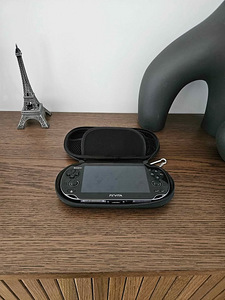 Sony Ps Vita + 128gb + ümbris kodeeritud/CFW/ ,püsivara (1 foto / 2)