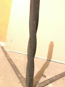 Kamina tugi nurgaga (2 foto / 2)
