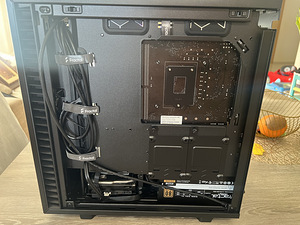 PC Fractal Design Define 7,Windows 11. (8 foto / 10)