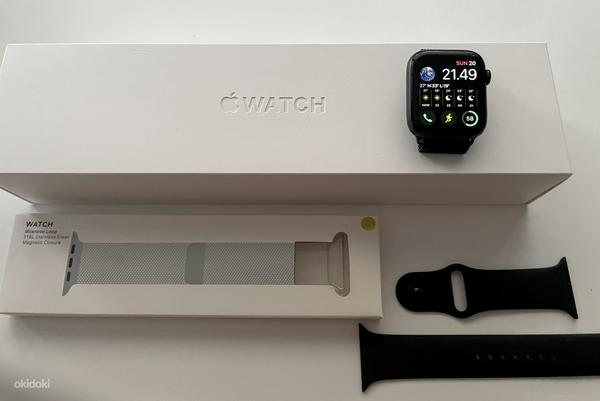 Apple Watch Series 5 44 мм (фото #1)