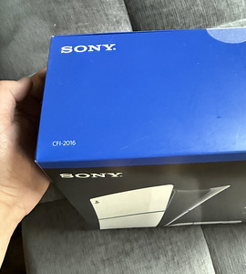 Uus Playstation 5 Slim, garantii (3 foto / 5)