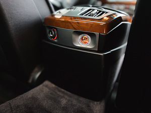BMW 750 Exclusive 4.8 270kW (9 foto / 15)
