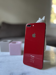 iPhone 8 Plus красный 64 ГБ (1 фото из 5)