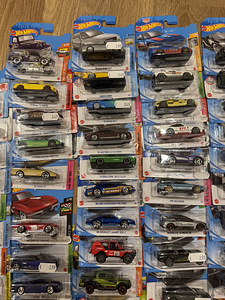 Hot Wheels mudelite kollektsioon 113tk (4 foto / 8)