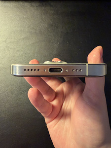 iPhone 15 Pro 256GB Natural Titanium (4 foto / 9)