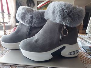 Новые зимние ботинки