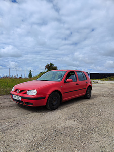 Volkswagen Golf (2 foto / 7)
