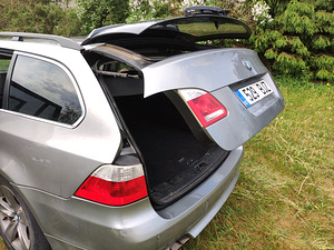 BMW 525D 2.5 R6 130kW (3 foto / 15)