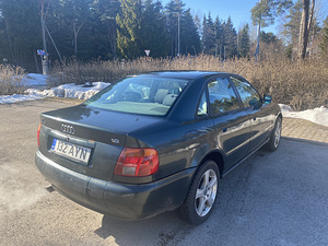 Audi a4 (2 фото из 7)