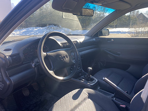 Audi a4 (4 фото из 7)