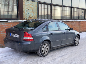 Volvo S40 (3 фото из 7)
