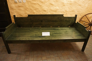 Täispuit mööbel (diivan, toolid, laud) (2 foto / 5)