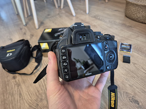 Peegelkaamera Nikon D3100 komplekt, nagu uus (2 foto / 3)