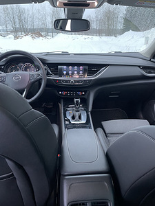 Opel Insignia Grand Sport (9 foto / 15)