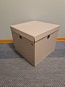 Lamp lastetuppa + kastid (4 foto / 4)