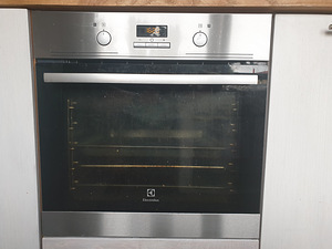 Ära anda Electrolux integreeritav küpsetus ahi (1 foto / 2)