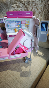Barbie kiirabiauto ja lemmikloomapod (4 foto / 10)