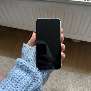 iPhone 12 128gb (2 foto / 4)