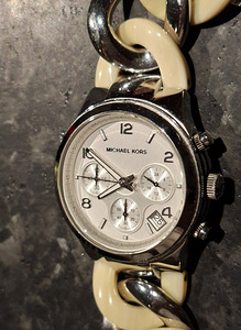 Часы Michael Kors (1 фото из 3)