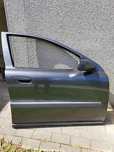 Volvo v70 2005a pqrempoolne esiuks (1 foto / 2)