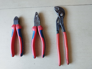 Knipex (1 фото из 2)