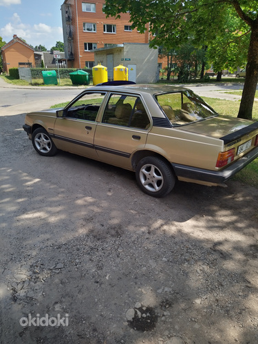 Антикварный Opel Ascona Berlina