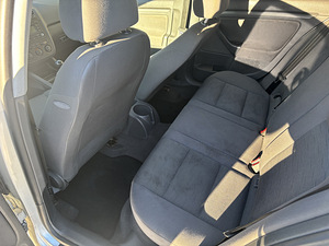 VW Golf 5. 1.9 tdi 2004a (7 фото из 11)