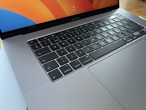 2019 Macbook Pro 16" (5 фото из 10)