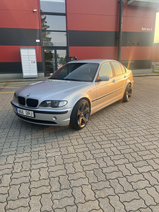 BMW 320d (1 фото из 10)