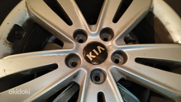 Летние шины и оригинальные литые диски Kia Sportage (фото #2)