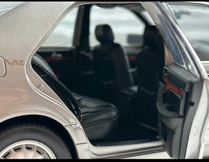 Mudel Mercedes-benz S600 1:18 Norev (7 foto / 10)