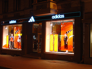 Наружная реклама (2 фото из 10)