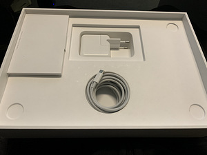 MacBook Air (4 фото из 4)